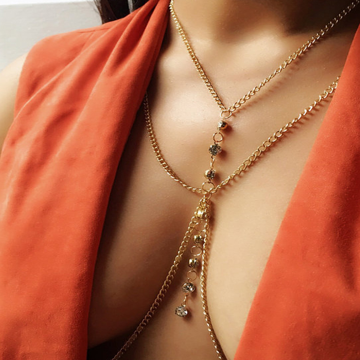 Round Crystal Chest Chain Low  – Body Jewelry Chest Bewertung und Preis