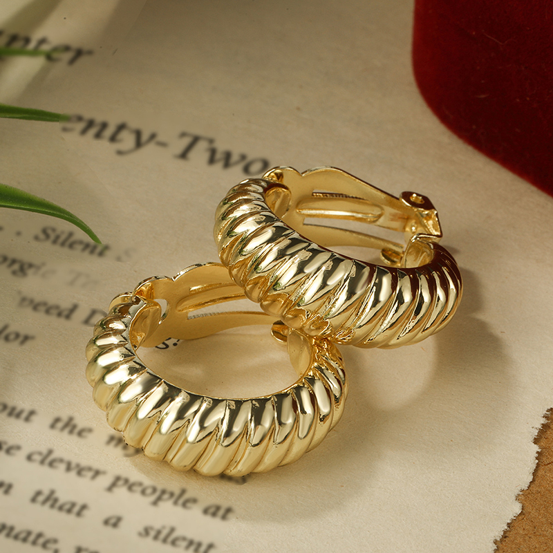 Stainless Steel Croissant Chun – Body Jewelry Hypoallergenic Bewertung und Preis