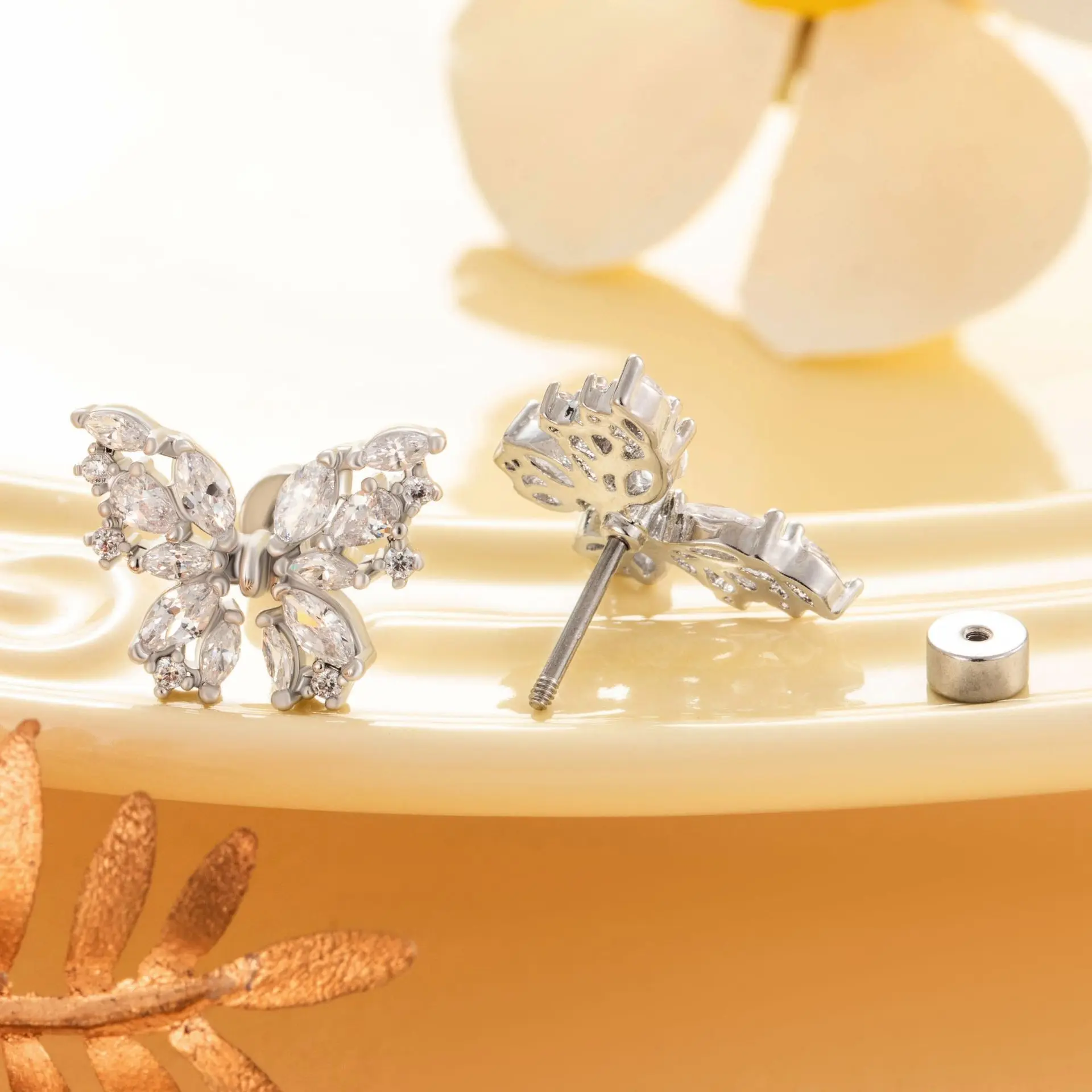 20G Crystal CZ Earring Stud, S – Body Jewelry Hypoallergenic Bewertung und Preis