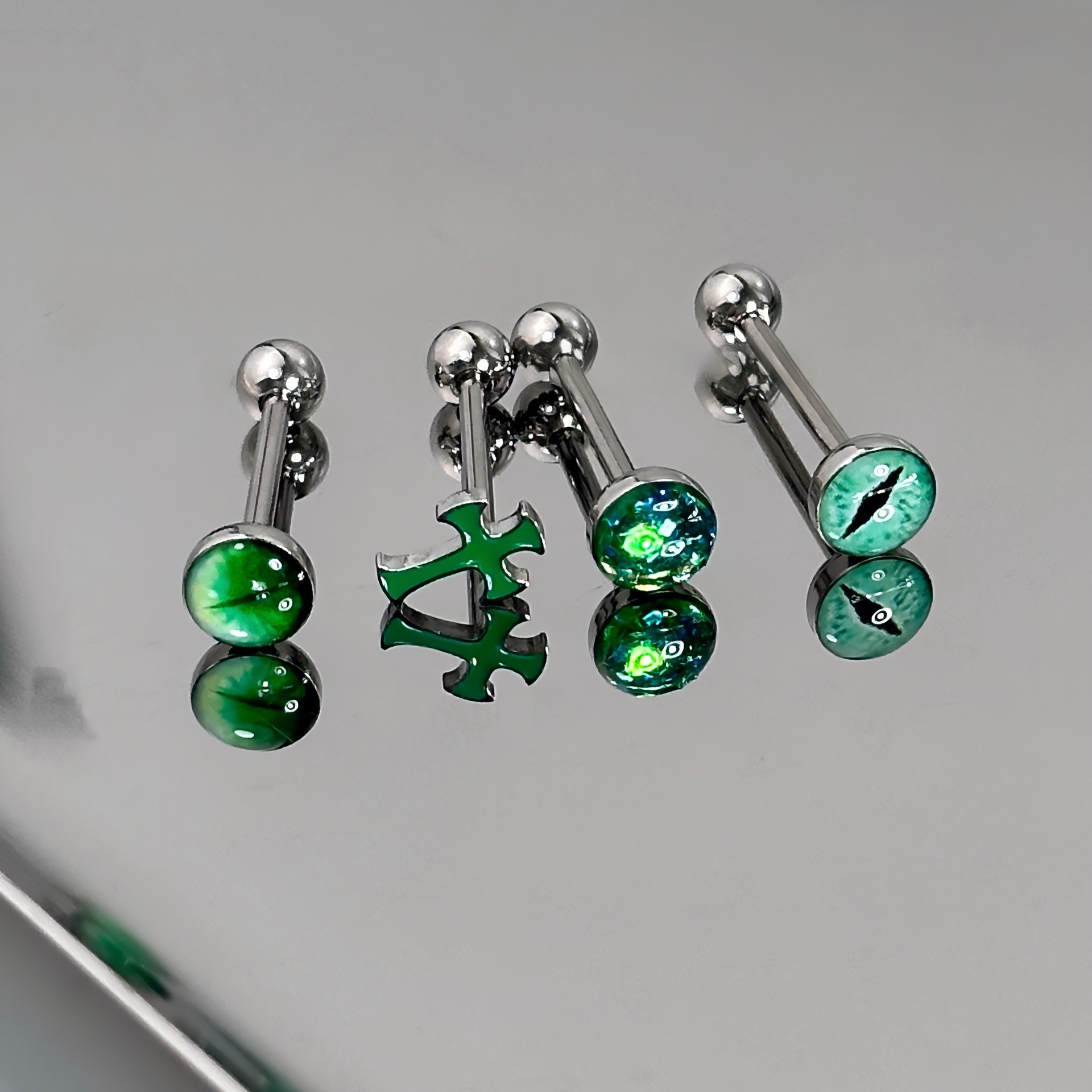 1Pc High-Quality Trendy Green  – Body Jewelry Hot Bewertung und Preis